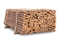Granrafter med bark, længde 220 cm. ca. Ø4-7 cm.