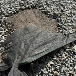 Kraftig ukrudtsdug - bredde: 3,2 meter - pris pr. løbende meter