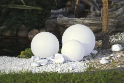 Lyskugle til have og vand H18 x Ø30 cm